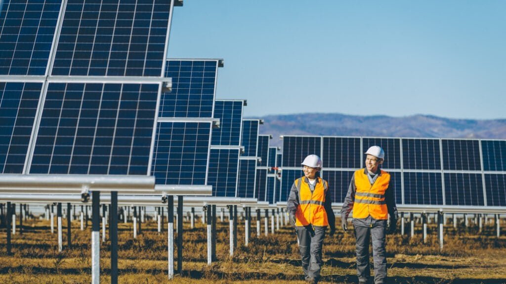 The Economics of Solar Power: Understanding Costs, Incentives, and ROI